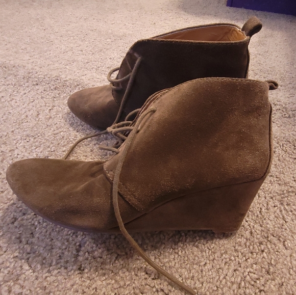 Nine West olive wedge boots - Picture 2 of 5
